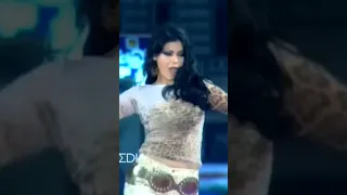 ترقص بهيسترية هيفاء وهبي تغنى لنانسى عجرم شورتس هيفاء وهبي نانسي عجرم 