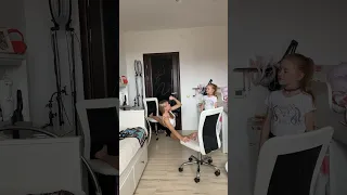 пранк от младшей сестры Shorts 