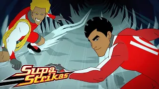 ⚽ ¡La Cancha Más Peligrosa! | Supa Strikas en Español: Resbaladizo...