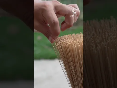 How a Bamboo Screen Gives Birth to Handmade Paper | A Thousand-Year Craft Revealed