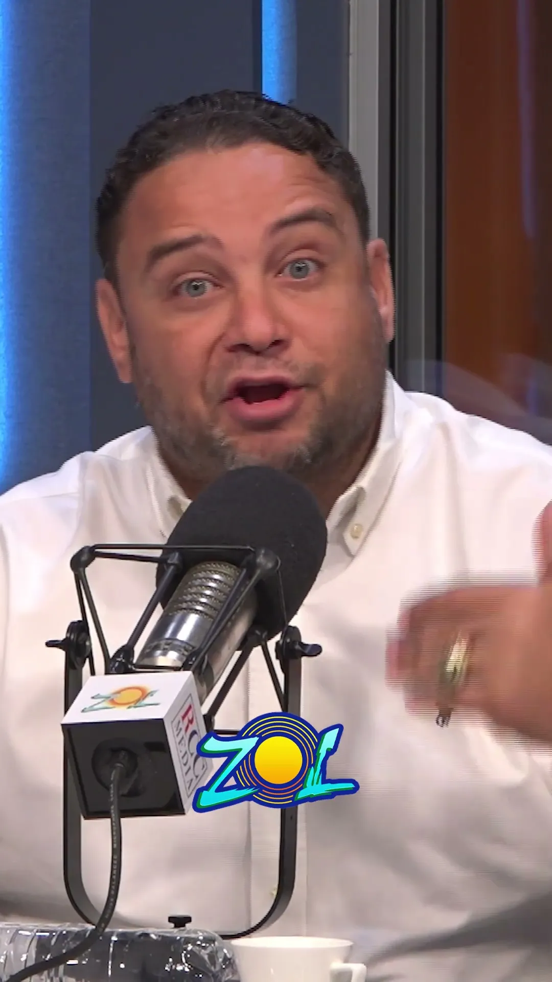 "USTEDES SON UN GRUPO DE PAYASOS"