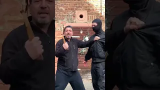 الدفاع عن النفس ضد السكين خالي اليدين شبه مستحيل Sihing Kesra 