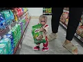 Lagu So smart! Baby monkey xuka and her aunt went shopping at the supermarket.