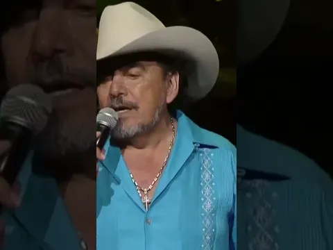 Cuando el cielo se cubre de gris, que la música ilumine lo que las nubes no dejan ver. #Sentimental