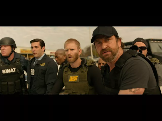 Nella tana dei lupi | Clip 'Tu non mi ammanetti'