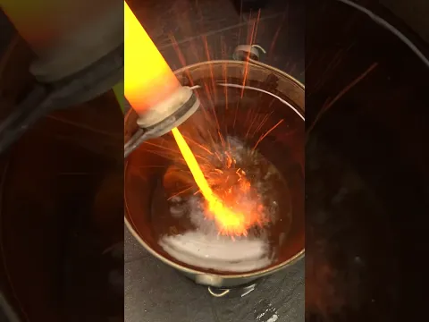 Geschmolzenes Kupfer + Wasser!