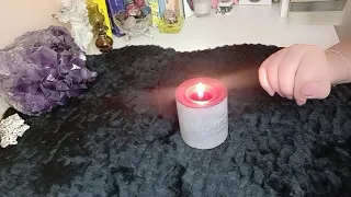 لغه الشموع وكيف تعرف ما القادم لك من اشعالك الشمعه من أهم لغات التي تتواصل معنا ونتعرف عطاقتنا 