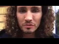 Robert Sheehan introducing himself for two minutes the umbrella academy