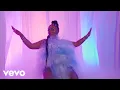 Download Lagu Tia - Put On A Show (Official Video)