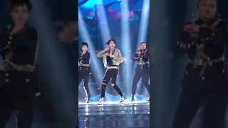 Download [Official fancam] 201231 Wang Yibo - The Rules of My World @ Hunan TV New Year's Eve Concert MP3