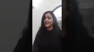 كل يوم بيفوت ويمشي بصوت اشرقت دندنها