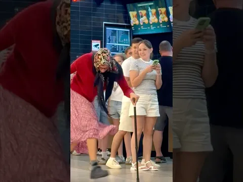 WALKING DANCE 🔥🔥 Мальчик Научил Бабушку Танцевать 😂🤯
