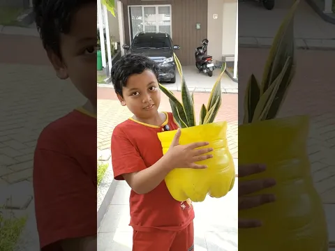 Reihan Bikin Pot dari Galon Buat Tugas Sekolah