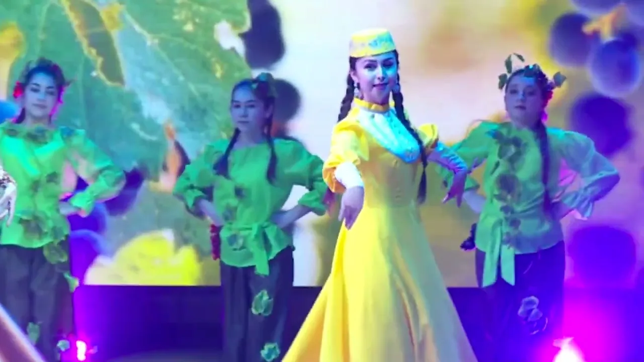АНСАМБЛЬ ЙЫЛДЫЗЛАР / ЮЗЮМ БАГЪЧАСЫ / Crimean Tatar TV Show — YIRLA SAZIM