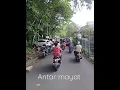 mengantar mayat.
