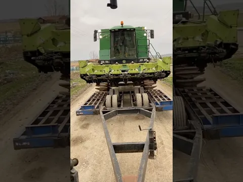 COMBINE HARVESTER ASCENDS THE LOADING RAMP #johndeere #shorts