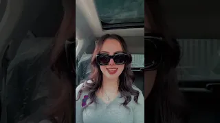 راكب العربيه ده حبيبى وعينه لى 