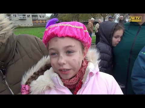Video Terugblik op de Sinterklaasintocht in Schiedam van 2024, gepubliceerd op 16 november 2024. De aankomstlocatie en route van die editie verschillen van het huidige programma.