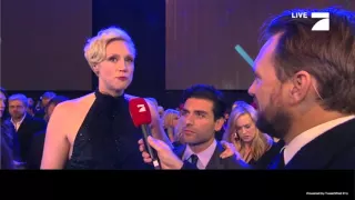 Interview Gwendoline Christie and Oscar Isaac at The Force Awakens European Premiere