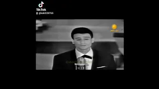 عبد الحليم حافظ  ياما قلتلي عينبه ساعة الوداع خليك شوية     دندنها