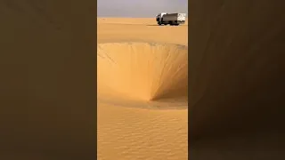 شوفو دوامة الصحراء في الربع الخالي وضع العمود تحذير من الوقوع فيها كي لا تبتلعه الرمال Shorts  شوفو دوامة الصحراء في الربع الخالي وضع العمود تحذير من الوقوع فيها كي لا تبتلعه الرمال Shorts