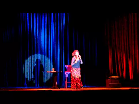 GABRIELA ACHER - LA Mujer que aL Humor... (Teatro SHA Abril 2015)
