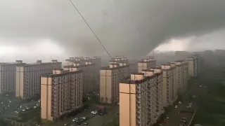 12 Incredible Storm Moments Caught on Camera