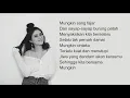 Mungkin   Potret cover by Della Firdatia