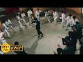 Download Lagu Bruce Lee beats up all the students of the Japanese martial arts school at once / Fist of Fury