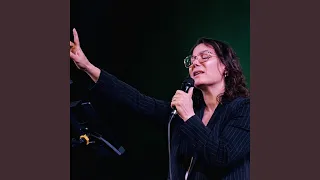 هل جلست بهدوء 