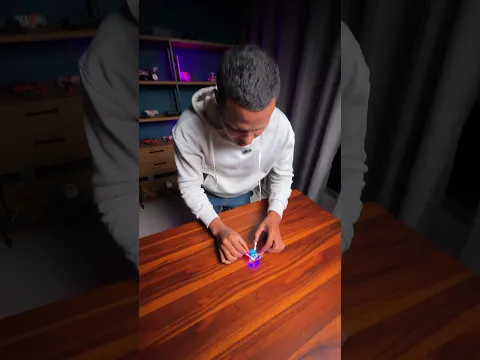 Mini drone acrobático olha o tamanho disso! 🚁🤯 #shorts