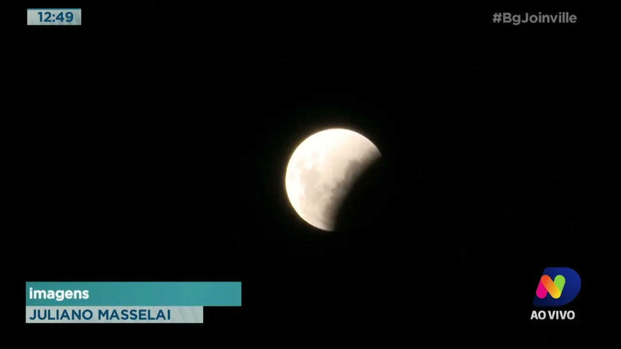 Lua de sangue: eclipse lunar total foi visto em todo país e encantou