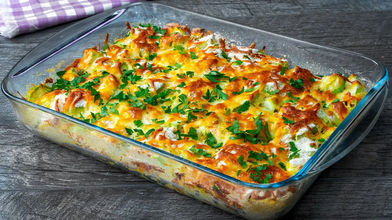 Gebratene Zucchini! Einfaches Rezept! In nur 20 Minuten im Ofen fertig| Cookrate - Deutschland. 