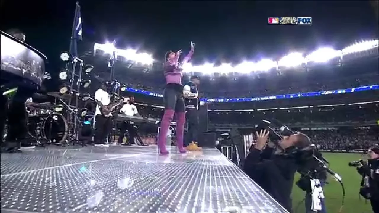 Jay Z & Alicia Keys "Empire State Of Mind" 10-29-2009 World Series Game 2 HD 720P