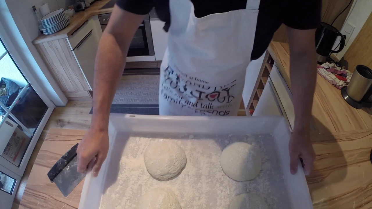 Italienischer Pizzateig Selber Machen (Rezept) || Italian Pizza Dough (Recipe) || [ENG SUBS]. 