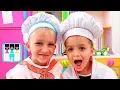 Download Lagu Vlad und Nikita spielen Restaurant und liefern Spielzeuggerichte