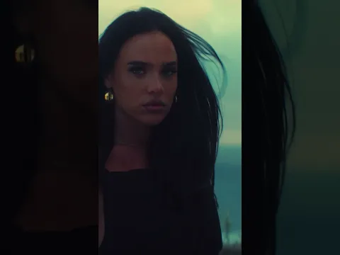 « À tes côtés » clip officiel disponible vendredi à 18h 🌶️🤍