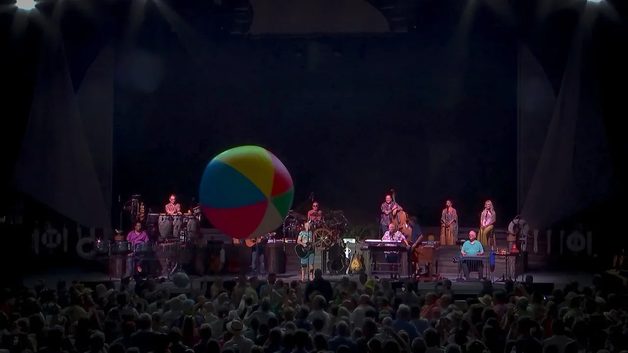 Jimmy Buffett - A PIRATE LOOKS AT 40 (Feat. Pluto The Beach Ball) Jimmy Buffett - A PIRATE LOOKS AT 40 (Feat. Pluto The Beach Ball)