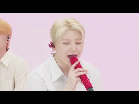 Download MP3 SEVENTEEN- DARLING LIVE PERFORMANCE