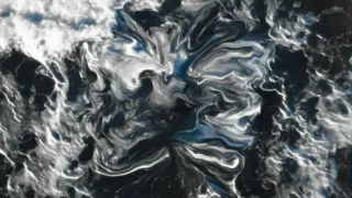 نسخه بیکلام دشت پروانه ها کوروش و سوگند 