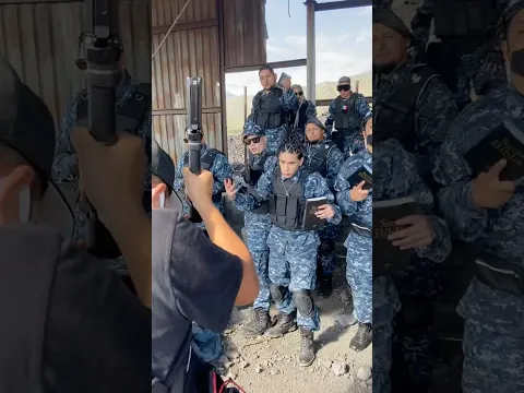 Ser cristiano no es vivir sin problemas; es saber que Jesús va al frente en la guerra. #cristiano