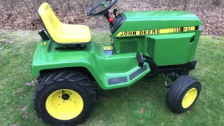 John Deere 318