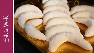 In der Weihnachtsbäckerei... backt Mira heute leckere Vanillekipferl und zeigt euch wie man sie ganz. 