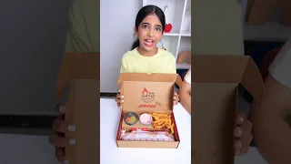 شفا و غزل طلبوا من مطعم 