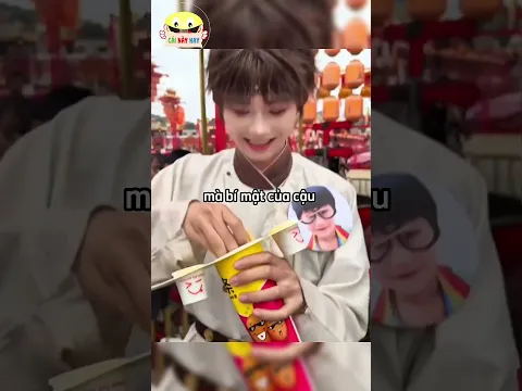 Bằng cách cho cậu bé ăn, cô gái đã khiến bí mật của cậu bị phơi bày tại hội chợ #shortsvideo