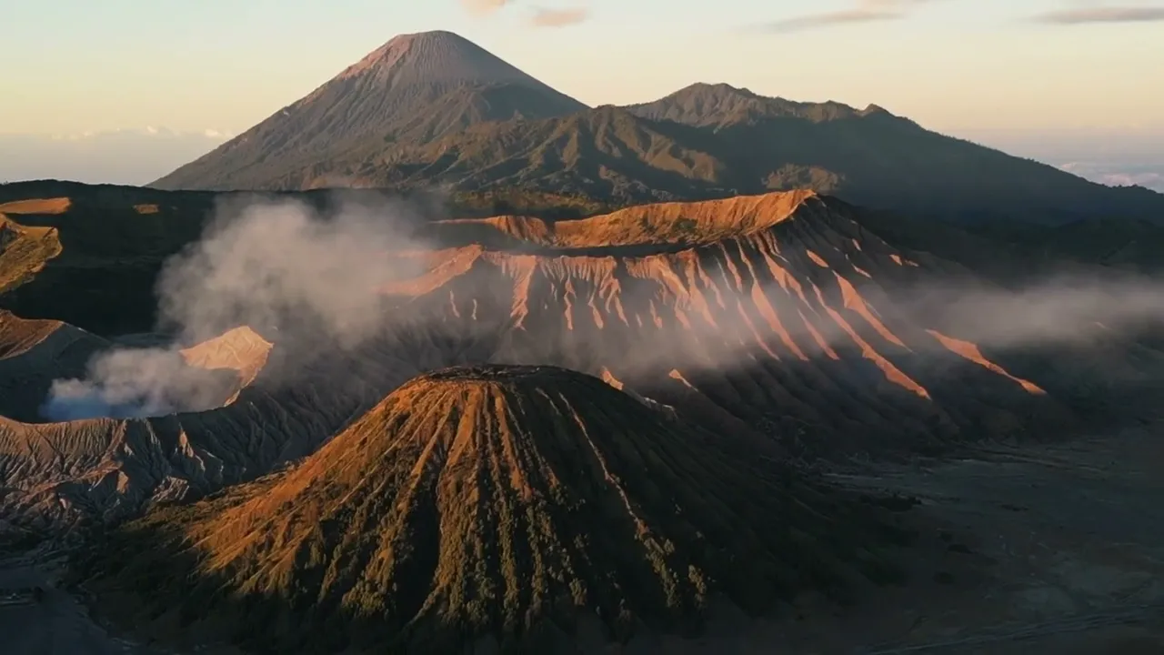 New Earth Science Short Volcano Video