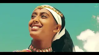 Artist Ibroo Ibsaa Sirbaa Harawaa Eee Maalii Bareenii Akkanaa 