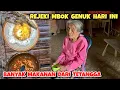 Download Lagu Rejeki Mbok Genuk hari ini banyak makanan ‼️ Menemani \u0026 hibur nenek usia 80 hidup sendiri