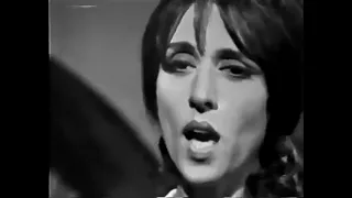 فيروز يمي ما بعرف كيف حاكاني 