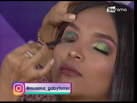 Aprenda a realizar un maquillaje con hojuelas